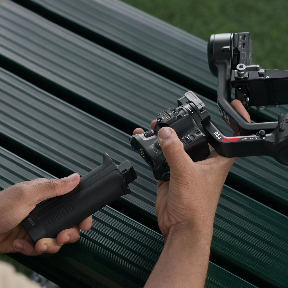 گیمبال دی جی آی مدل DJI RS4 COMBO