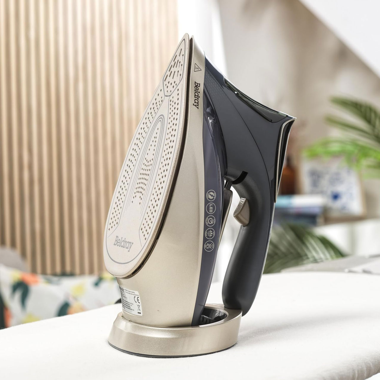 اتو بخار 3200 وات بلدری مدل BEL01982VDE