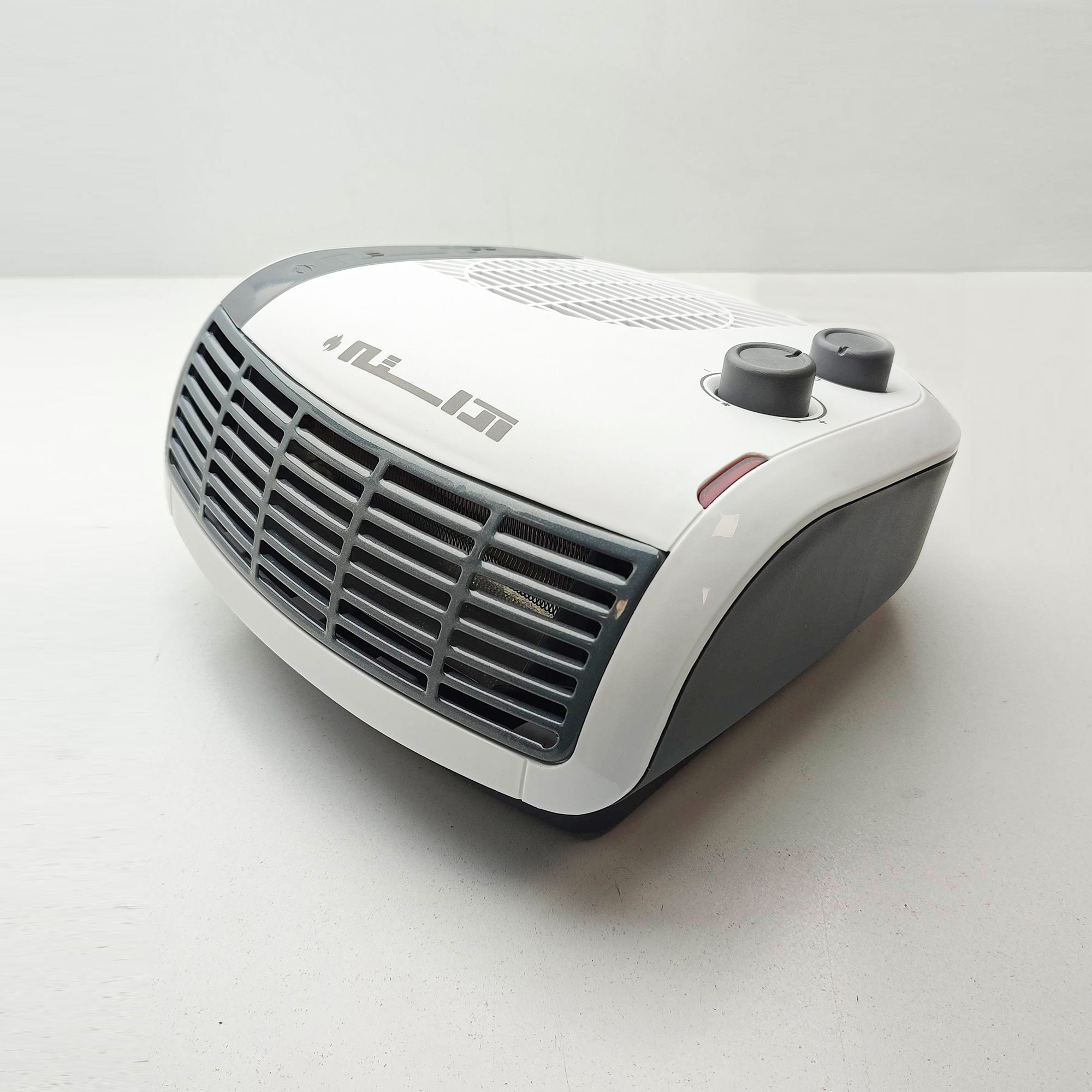 فن هیتر آراسته مدل FHA2000 طرح رومیزی