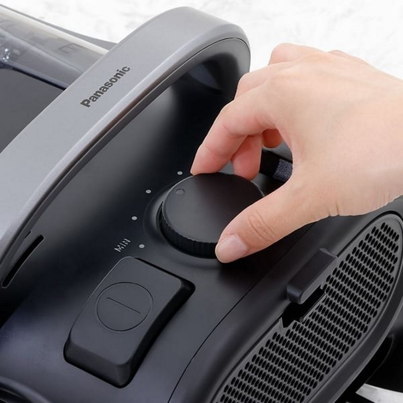 جاروبرقی 2200 وات پاناسونیک مدل MC-CL609HE47