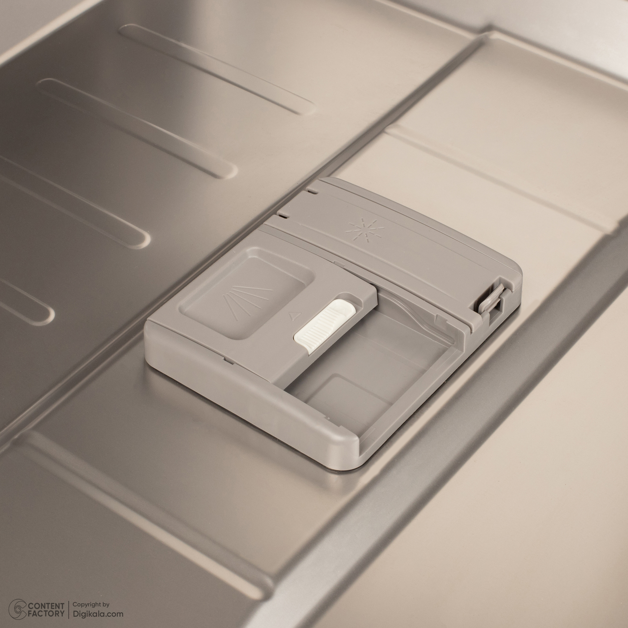 ماشین ظرفشویی 15 نفره ارج مدل DW150703S