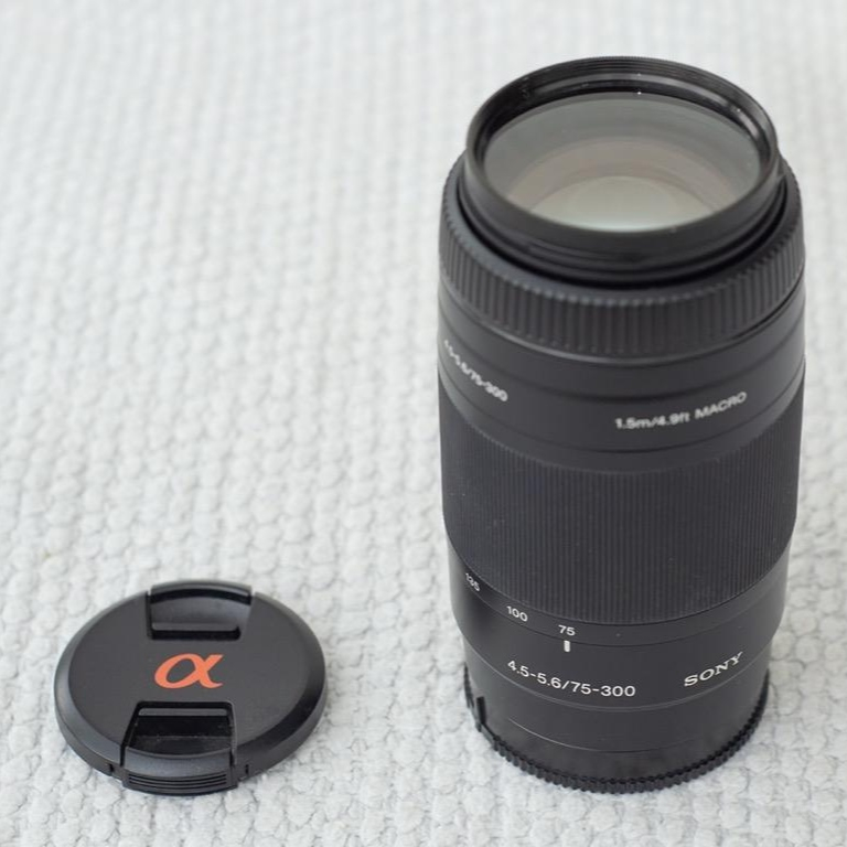 لنز دوربین سونی مدل  sony 75_300mm f4.5-5.6 a mount