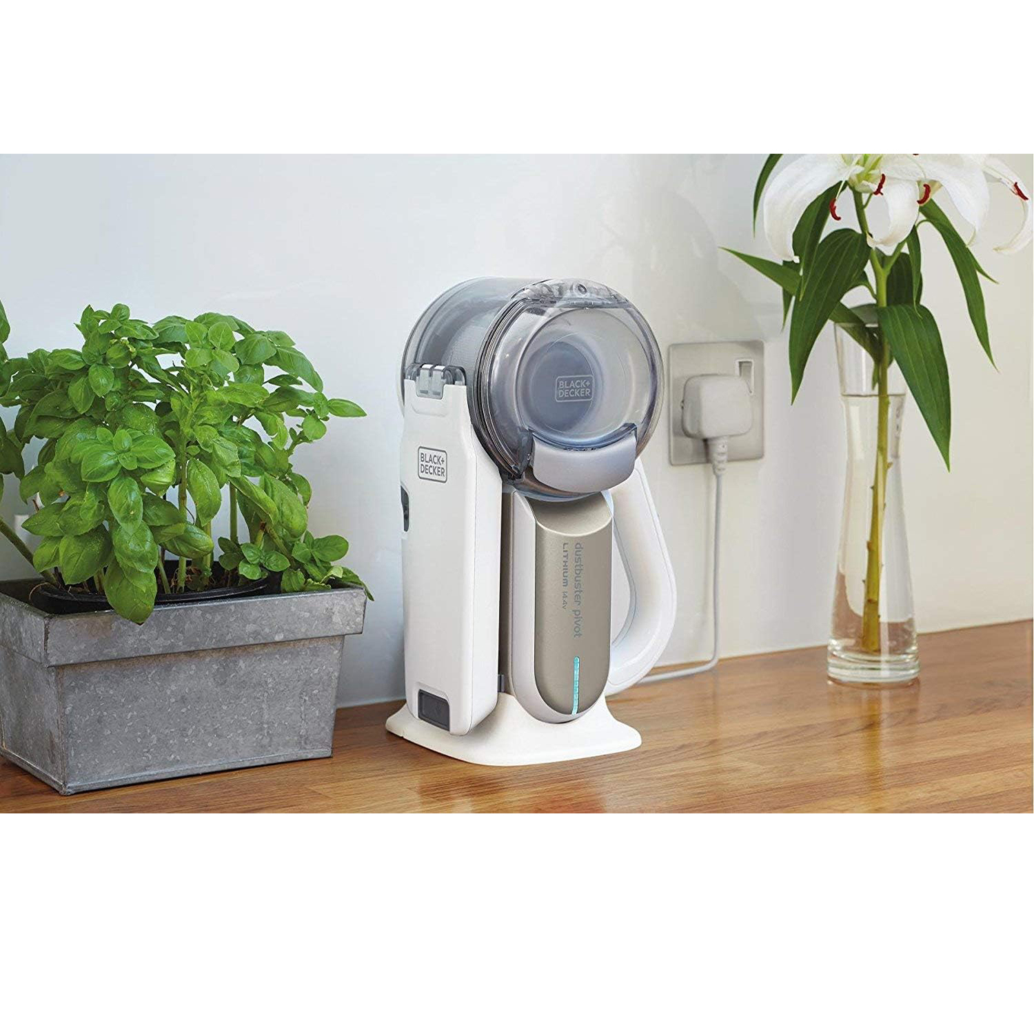 جارو شارژی دستی بلک اند دکر مدل PV1420L