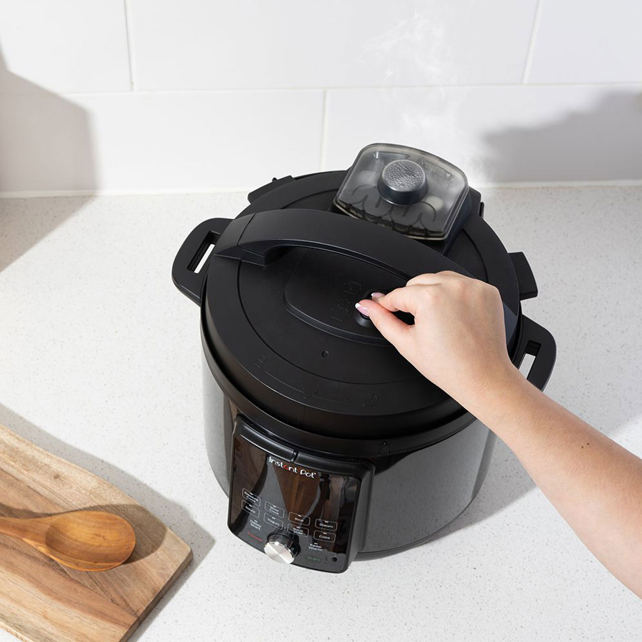 زودپز برقی اینستنت مدل DPPC604 گنجایش 6 لیتر