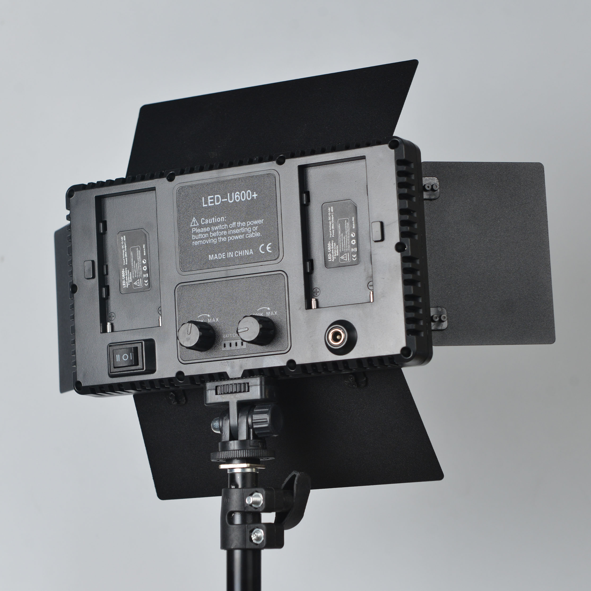 نور ثابت ال ای دی مدل Pro LED 600