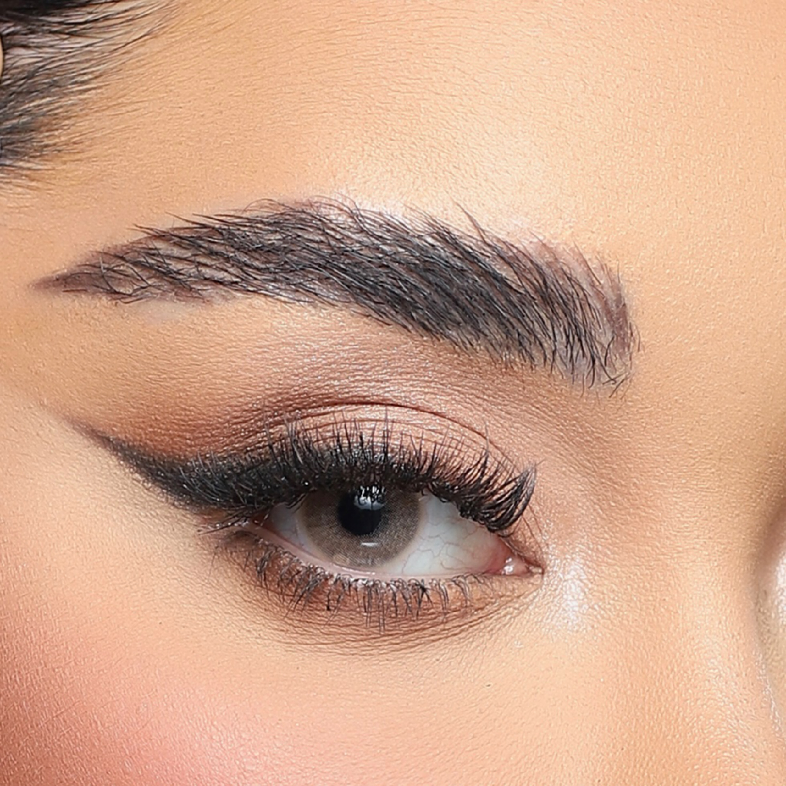 لنز چشم هرا گریس تمیم کانتکت لنز کد 29 رنگ عسلی روشن