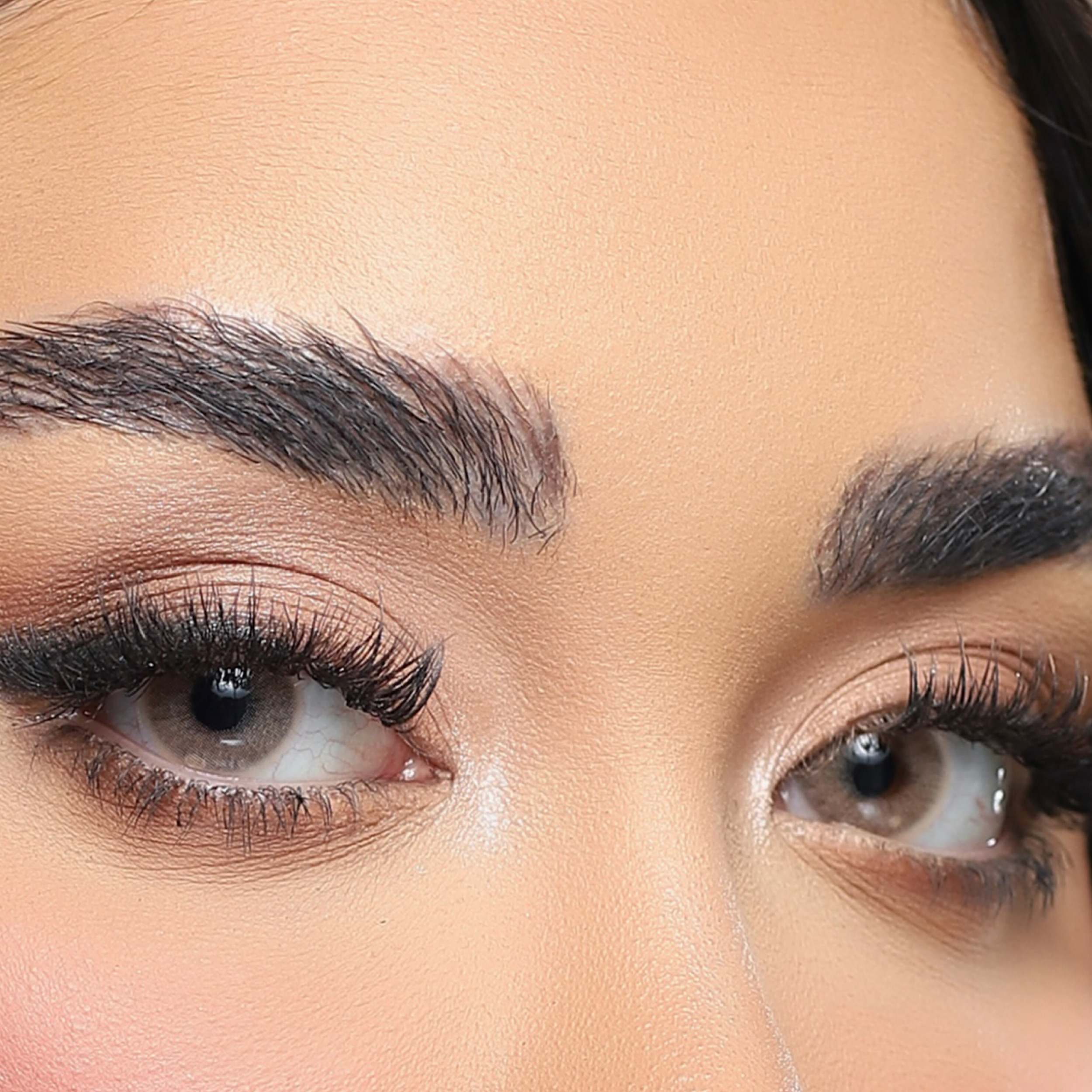 لنز چشم هرا گریس تمیم کانتکت لنز کد 29 رنگ عسلی روشن