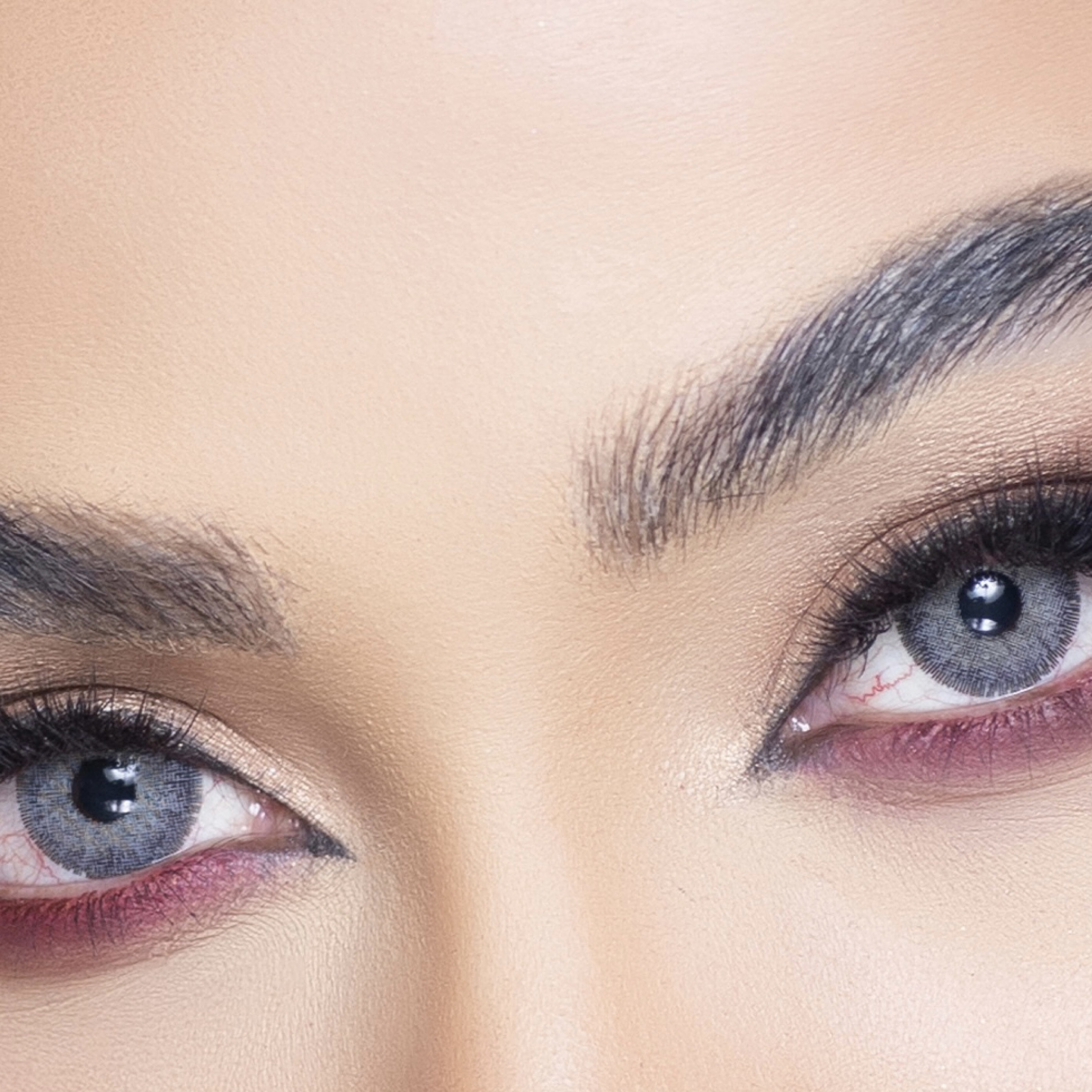 لنز چشم رویال ویژن کد ADDING رنگ خاکستری متوسط دور دار
