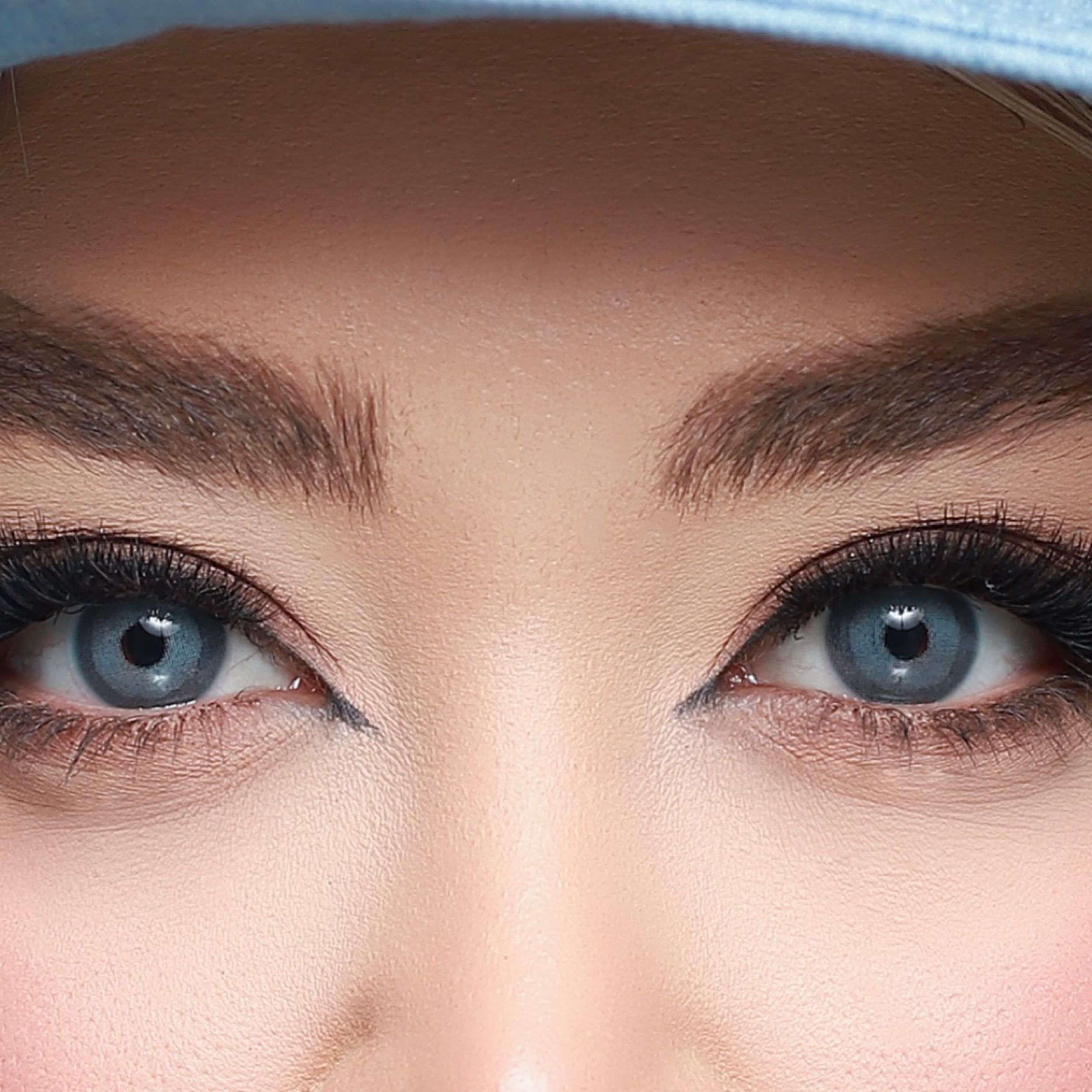 لنز چشم هرا کد AFUA260 رنگ آبی عروسکی