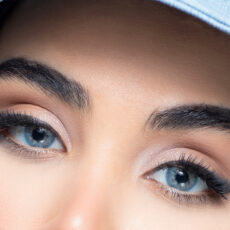 لنز چشم رویال ویژن کد 370 رنگ آبی یخی دور دار