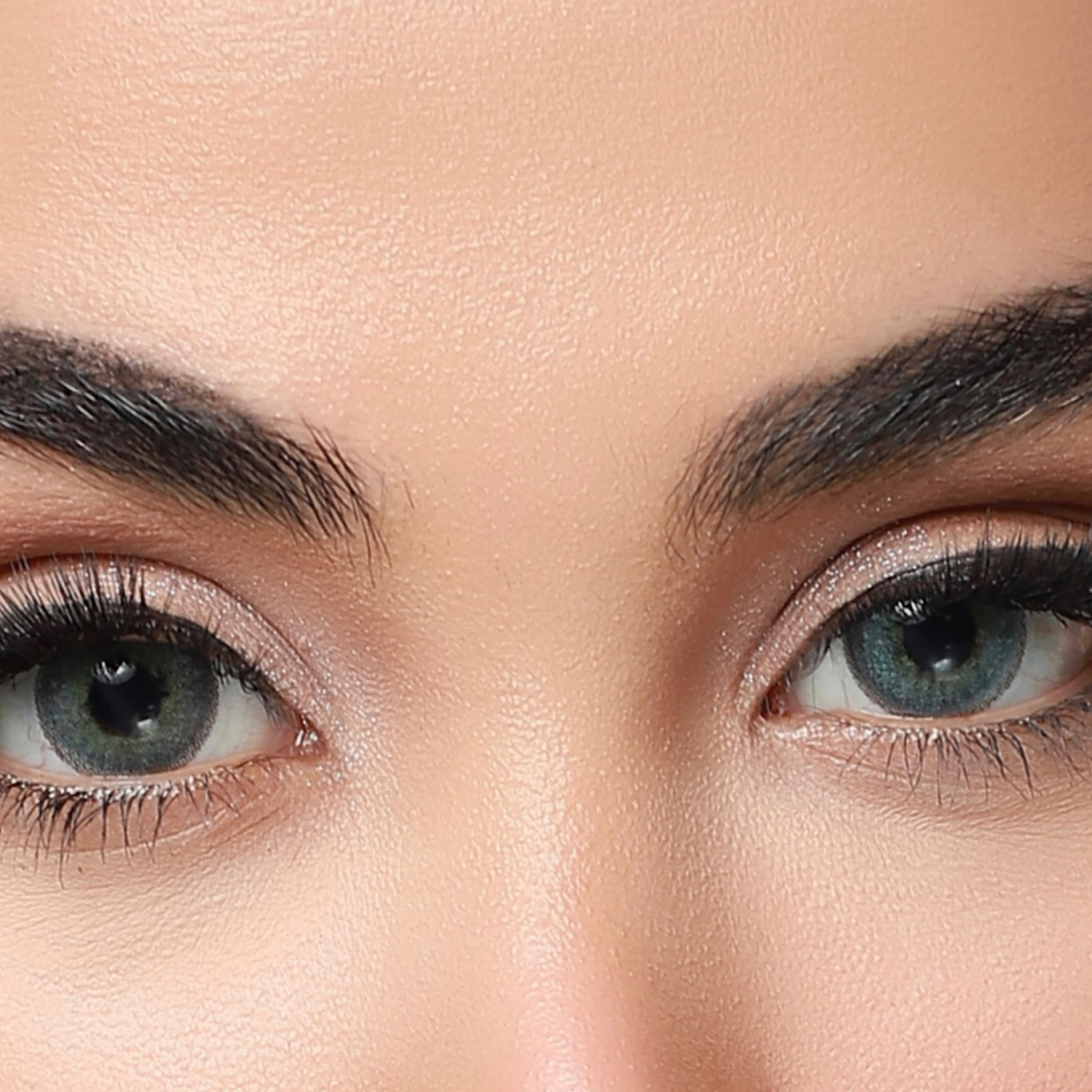 لنز چشم بیوتی کد 125 رنگ ابی سبز دور ملایم