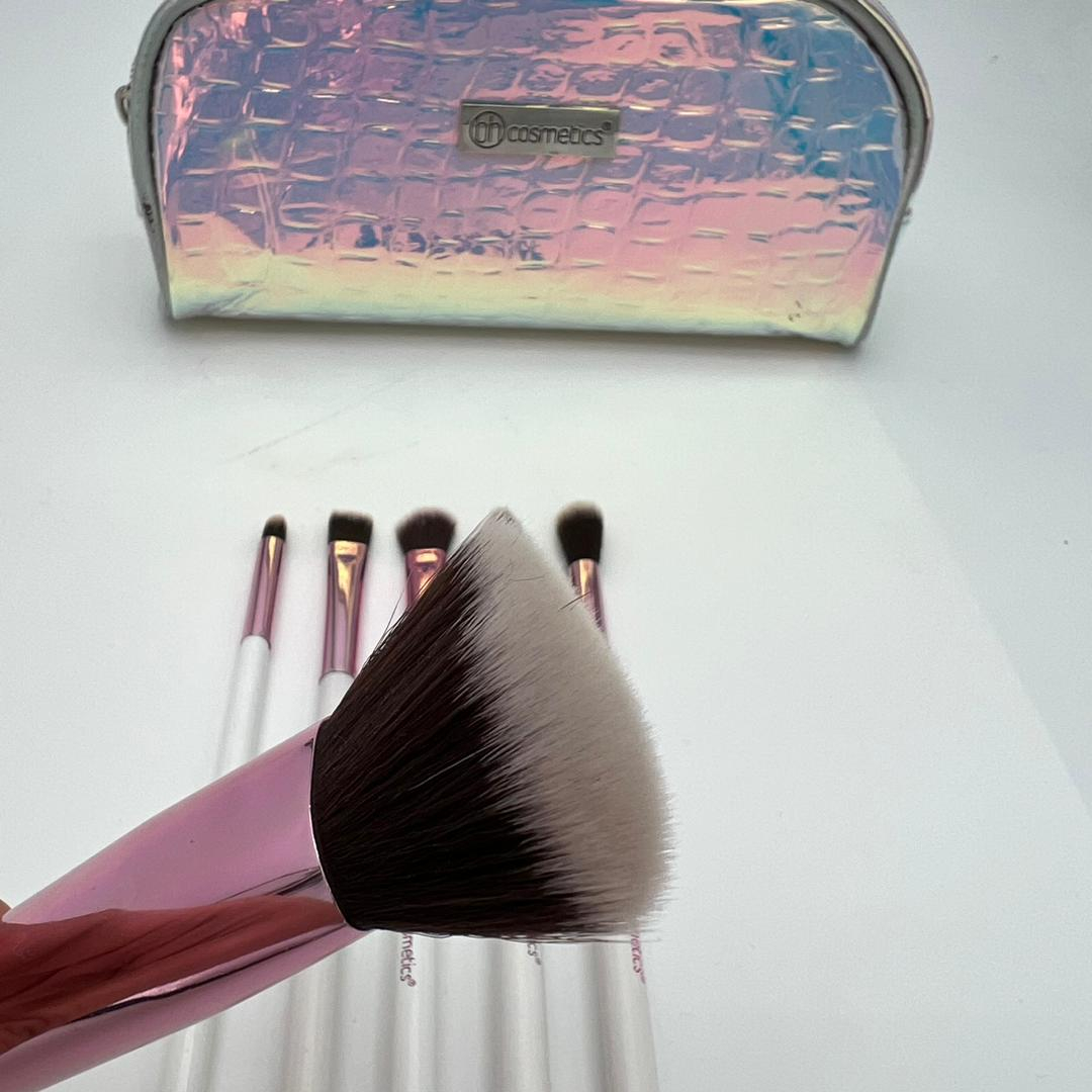 ست براش آرایشی مدل میکا کد 002 مجموعه 7 عددی