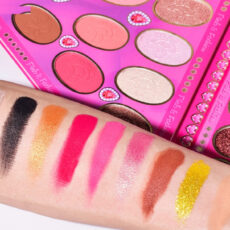 پالت آرایش صورت کوین کوکو مدل مثلثی کد 001