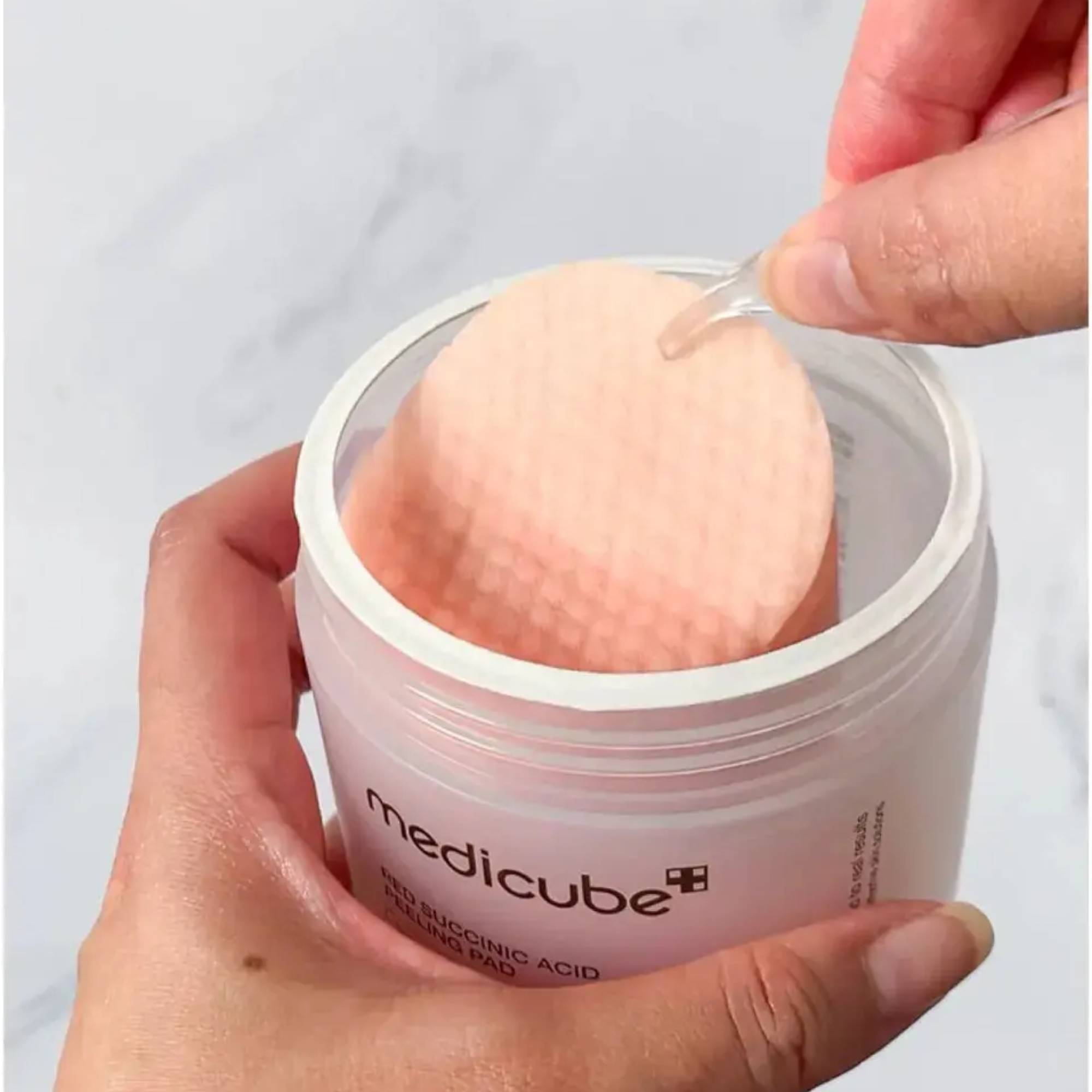 پد لایه بردار پوست مدیکیوب مدل Red Succinic Acid بسته 70 عددی