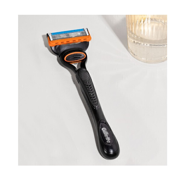 خود تراش ژیلت مدل Fusion 5 به همراه تیغ یدک