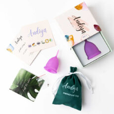 کاپ قاعدگی آندیا مدل 002 سایز متوسط به همراه لیوان کاپ قاعدگی آندیا مدل Alpha