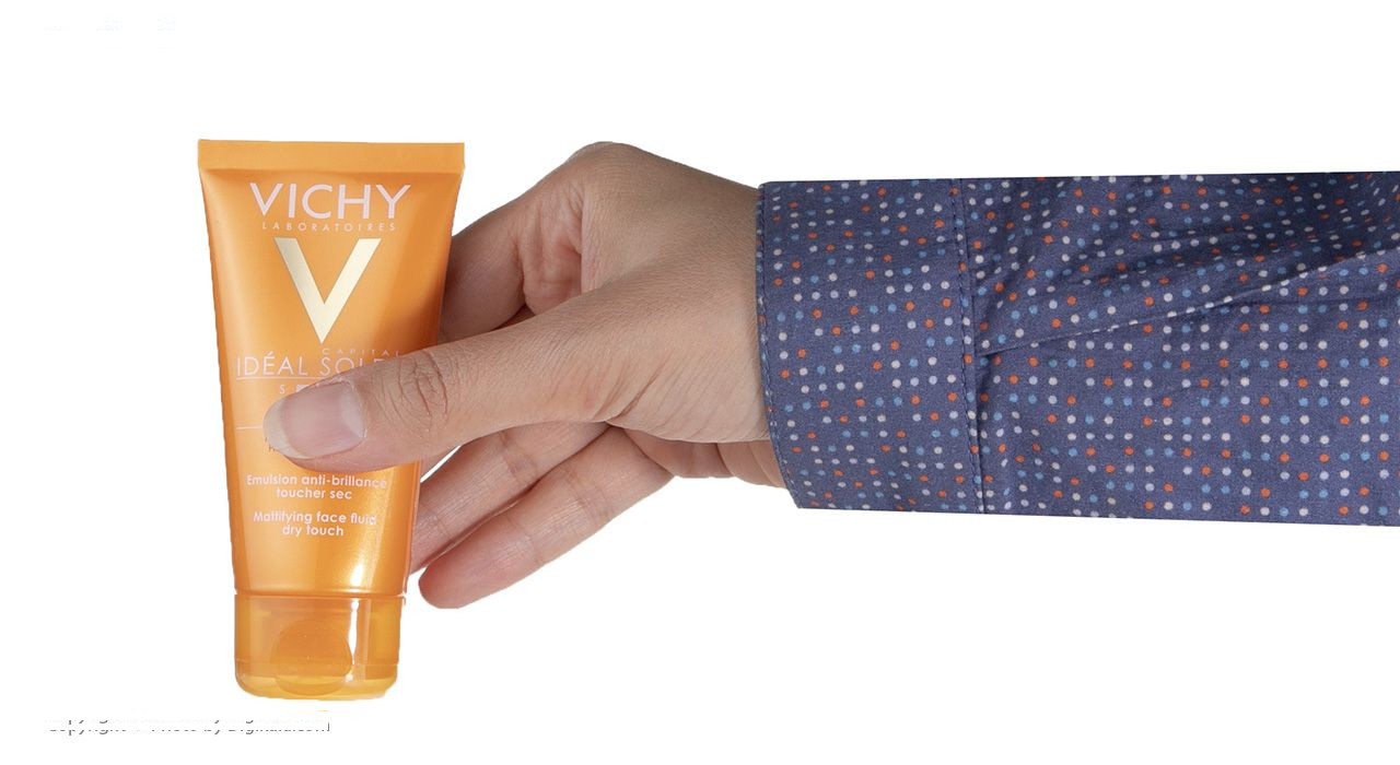 فلوئید ضد آفتاب ویشی سری Ideal Soleil مدل Dry Touch حجم 50 میلی لیتر