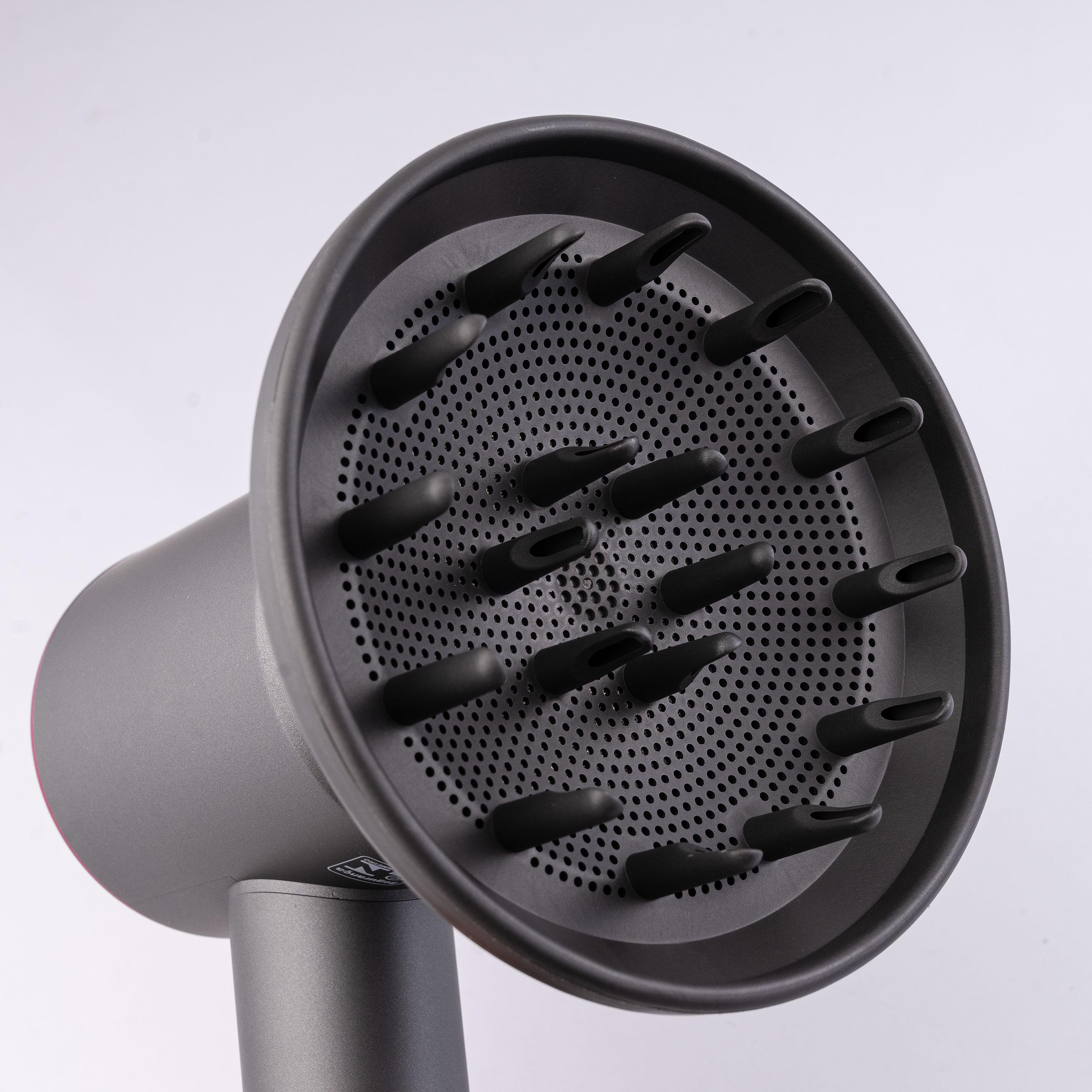 سشوار حرفه‌ای فیکورس مدل سوپرسونیک، موتور AC با توان مصرفی 1600 وات، دارای قابلیت باد سرد، قابلیت تعویض سری، دارای سیم گردان، با حالت صاف‌کننده و حجم‌دهنده، وزن 1200 گرم، تنظیم حرارت 3 حالته و کنترل سرعت 3 حالته، به همراه دیسپانسر و 5 عدد سری متمرکزکننده