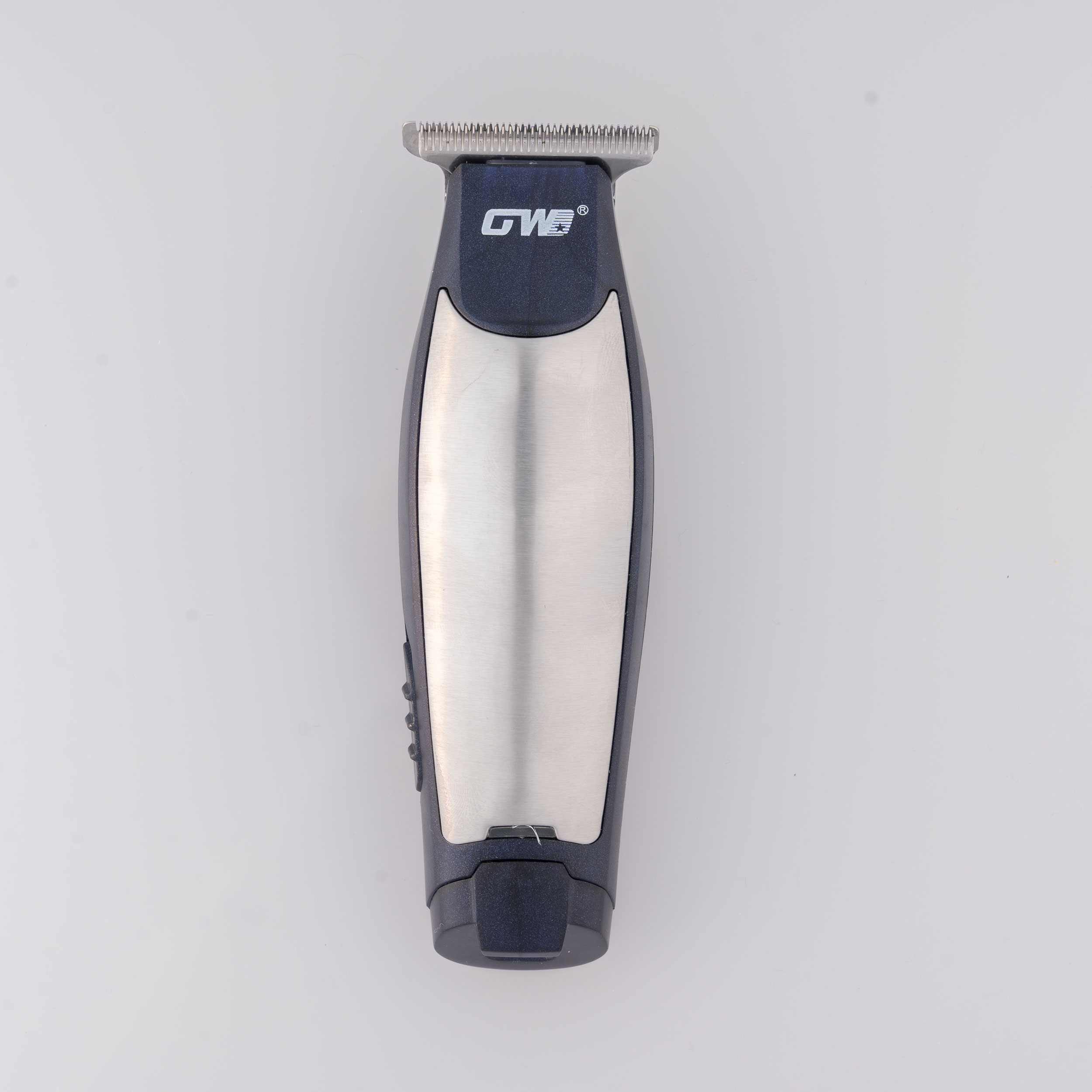 ماشین اصلاح موی سر و صورت شارژی جی دبلیو مدل G-9819، اصلاح به صورت خط زن و صفر زن، منبع انرژی با برق و باتری، تکنولوژی اصلاح به صورت تریمر، اندازه اصلاح 0.1 میلی‌متر، مدت زمان شارژ 480 دقیقه و مدت زمان استفاده پس از شارژ 60 دقیقه، به همراه شارژر و روغن