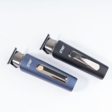 ماشین اصلاح موی سر و صورت جی دبلیو مدل GW-9876، اصلاح به صورت صفر زن، خط زن، منبع انرژی با کابل USB، تکنولوژی اصلاح به صورت تریم، اندازه اصلاح 1، 2 و 3 میلی‌متر، به‌همراه کابل USB، برس، روغن