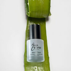 اسپری آب نیو بُرن مدل Smooth Toch مناسب برای انواع پوست حجم 50 میلی لیتر