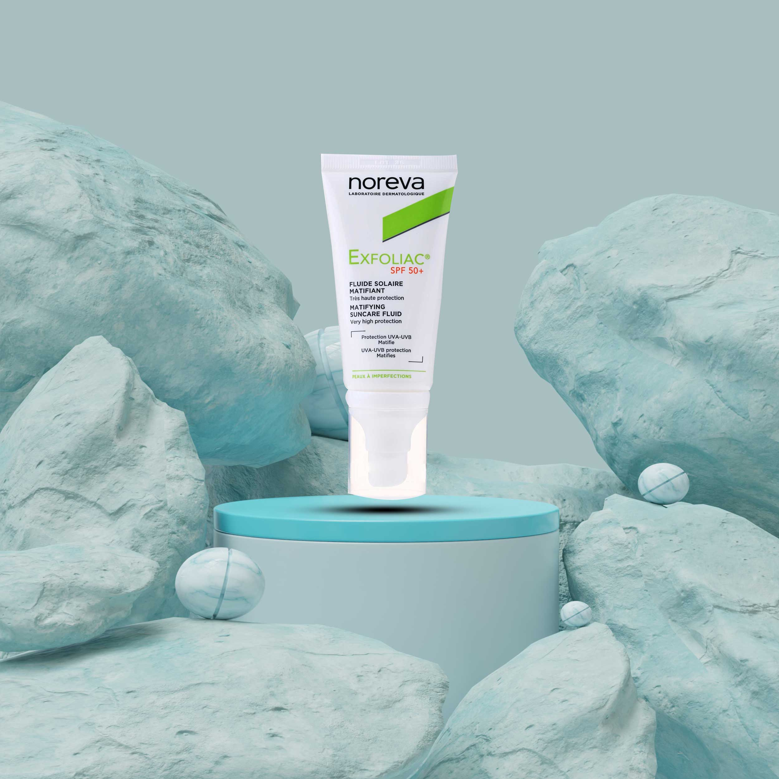 فلوئید ضد آفتاب بی رنگ نوروا SPF50 مدل اکسفولیاک مناسب پوست های چرب حجم 40 میلی لیتر