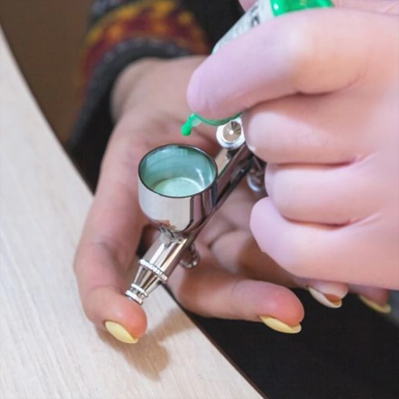 دستگاه آبرسان پوست مدل ZM123