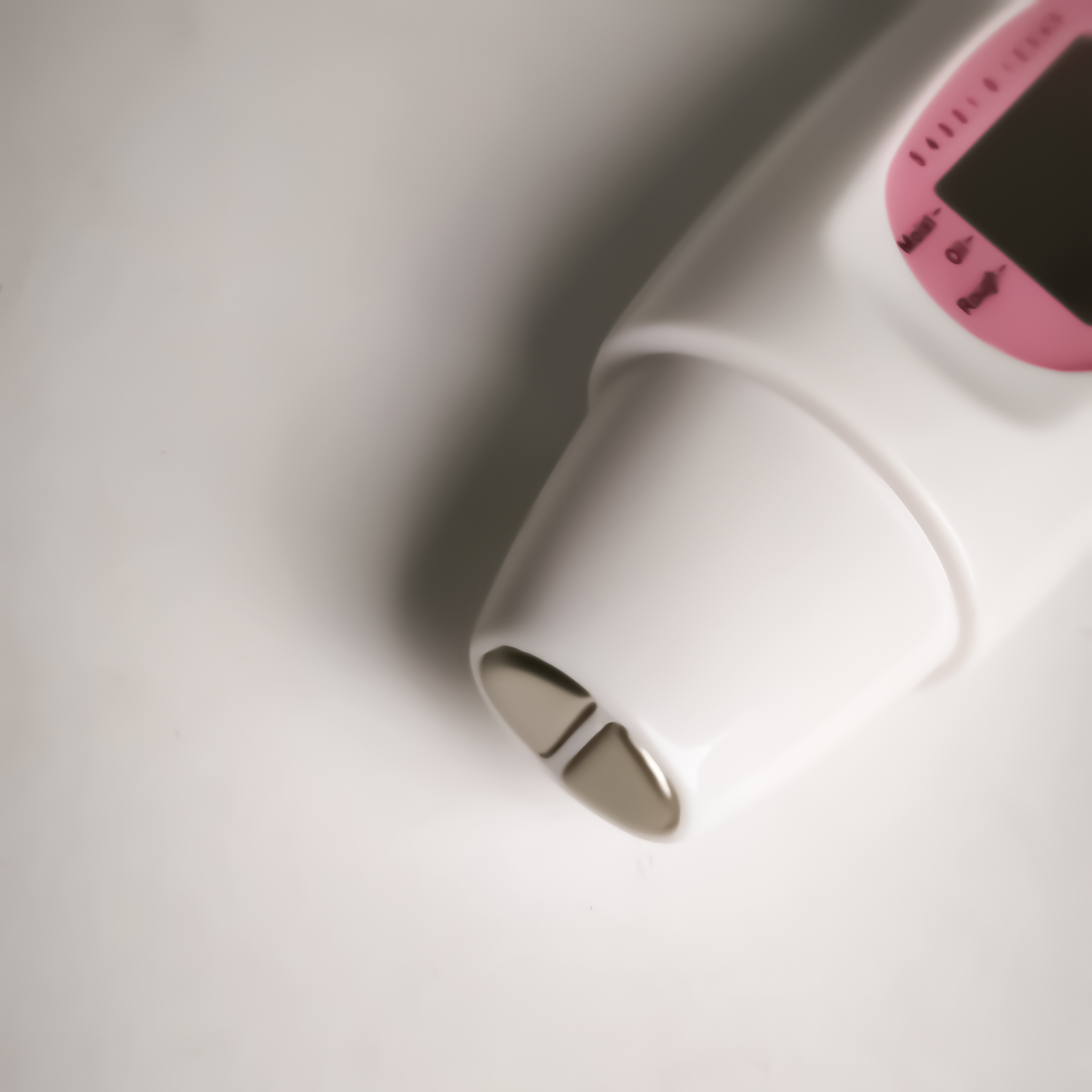 دستگاه سنجش رطوبت و چربی پوست مدل مدیکا