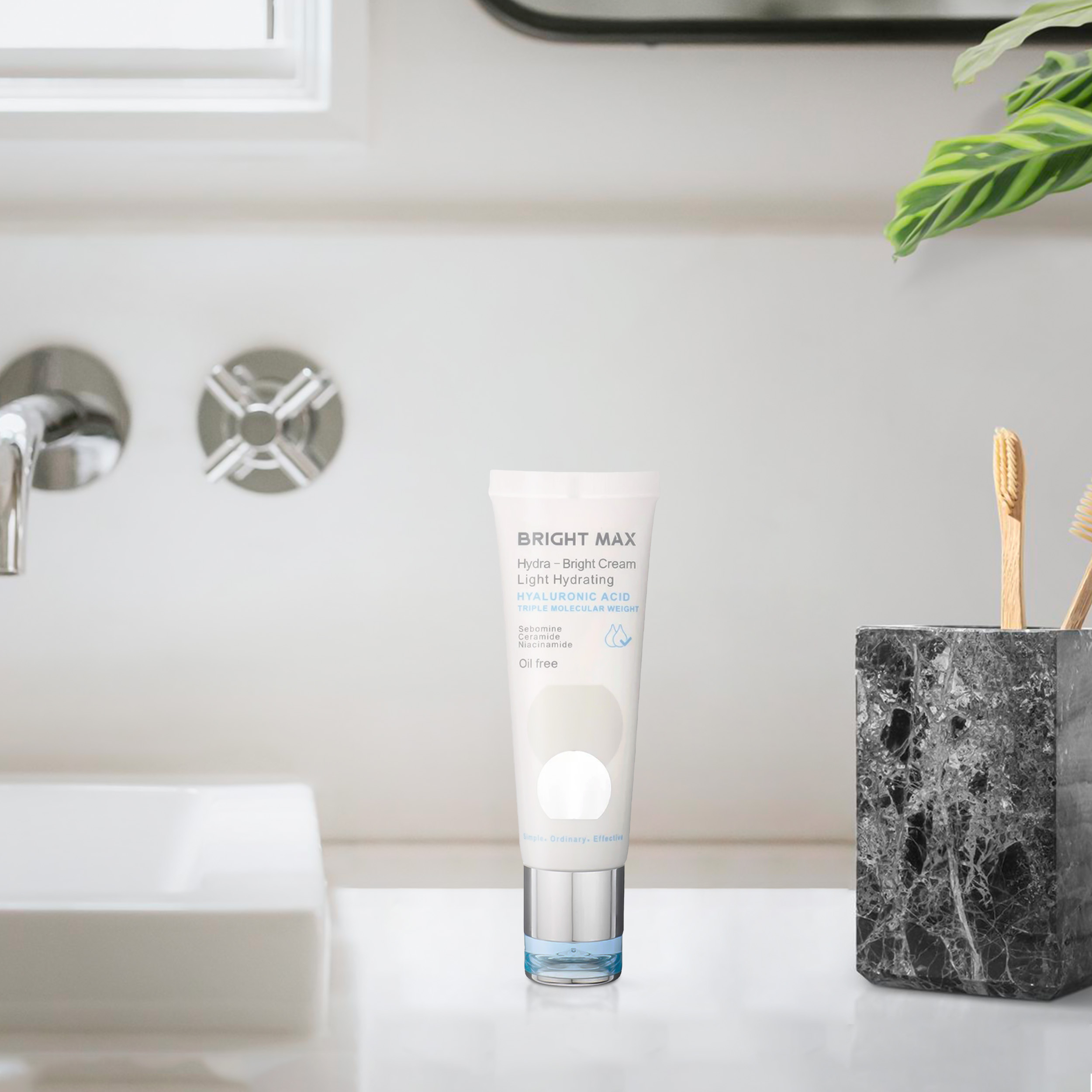 کرم آبرسان برایت مکس مدل هیالورونیک‌اسید حجم 50 میلی‌لیتر