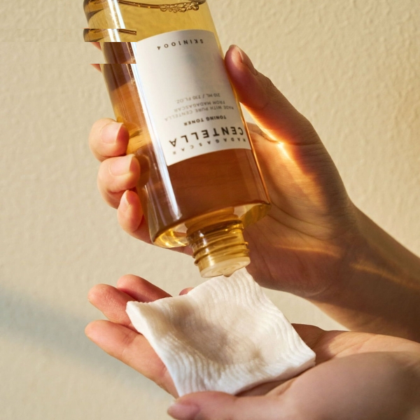 تونر اسکین 1004 مدل لایه بردار سنتلا حجم 210 میلی لیتر