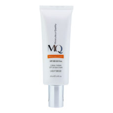 کرم ضدآفتاب رنگی ام کیو SPF50 مدل LIGHT BEIGE، مناسب پوست‌های چرب، حجم 55 میلی‌لیتر