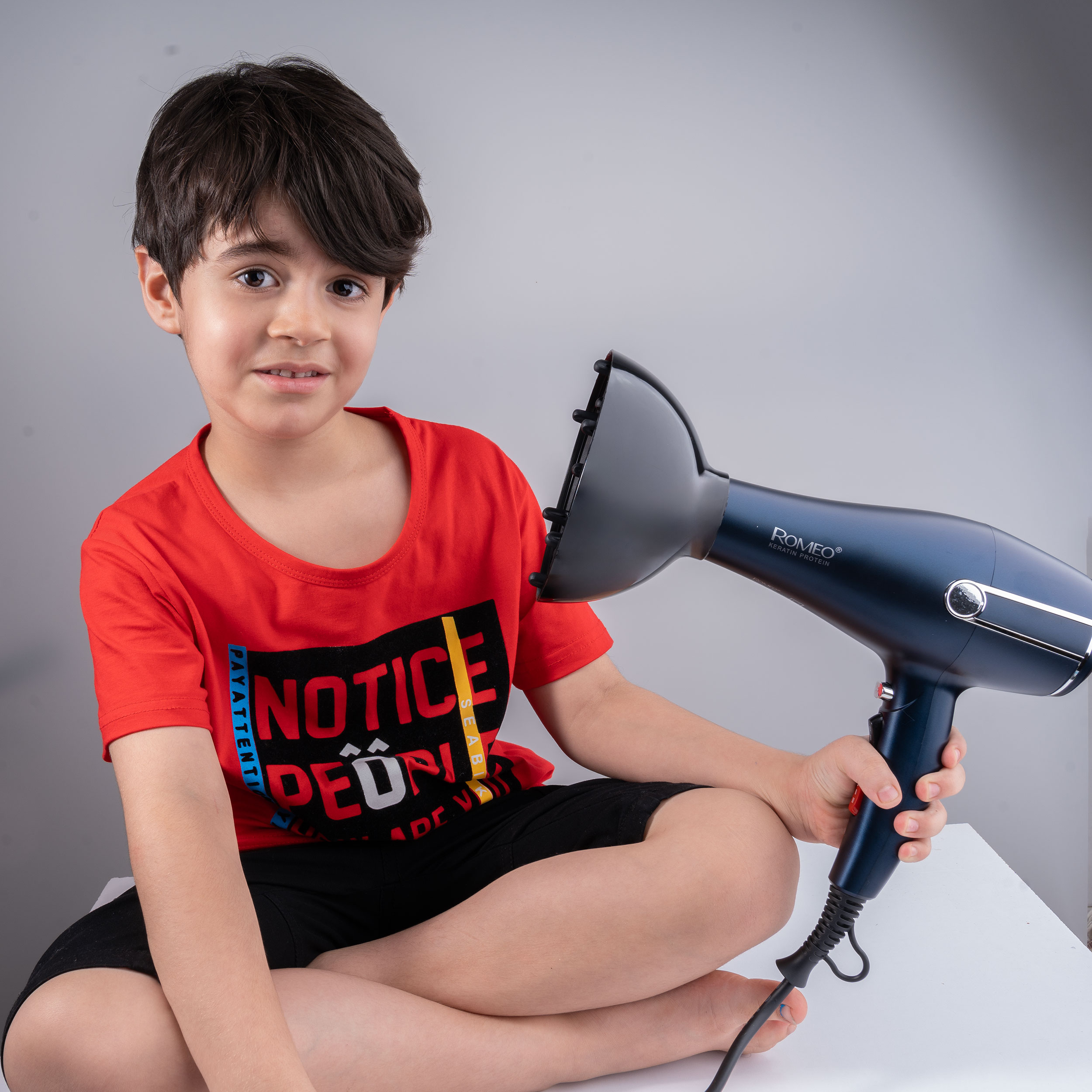 سشوار حرفه ای رومئو مدل RM-5050