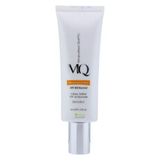 کرم ضدآفتاب بی‌رنگ ام کیو مدل SPF50، مناسب پوست‌های معمولی، حجم 55 میلی‌لیتر