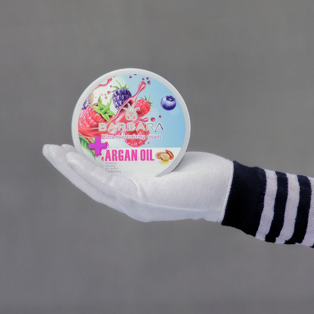 کرم مرطوب کننده و آبرسان باربارا مدل Three vitamins حجم 250 میلی لیتر مجموعه 3 عددی