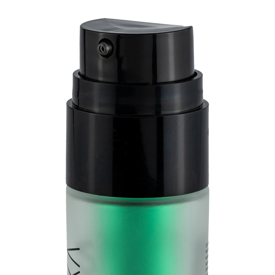 سرم کاهش دهنده منافذ باز اوکا مدل نیاسینامید 5٪ مناسب برای انواع پوست حجم 30 میلیلیتر