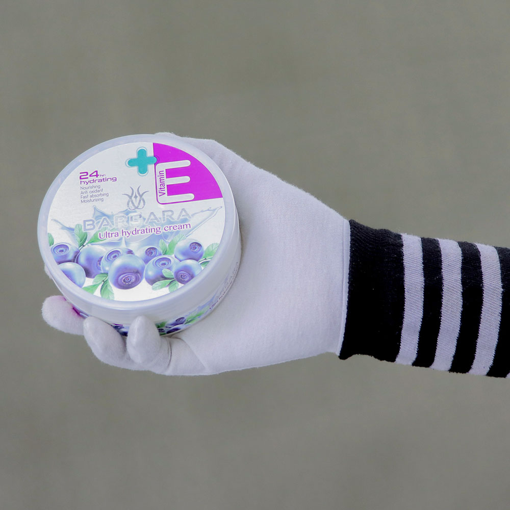 کرم مرطوب کننده و آبرسان باربارا مدل Three vitamins حجم 250 میلی لیتر مجموعه 3 عددی