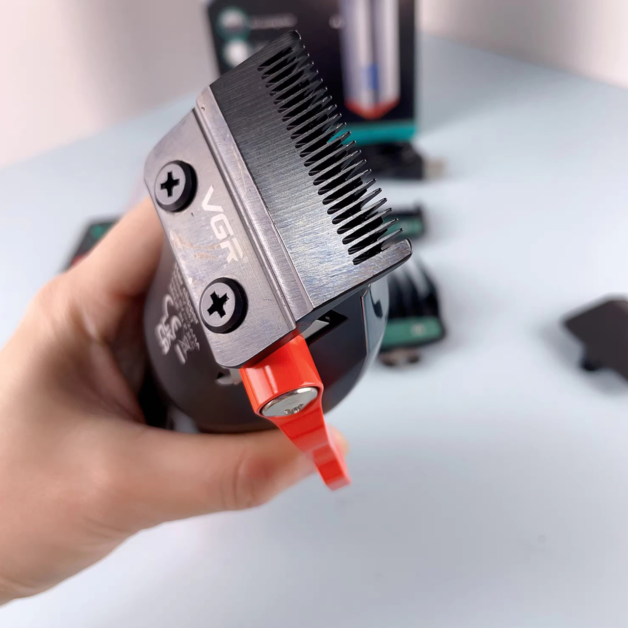 ماشین اصلاح موی سر شارژی وی جی ار مدل V-647