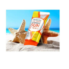 کرم ضد آفتاب بی رنگ فارم استی spf 50 مدل OIL-FREE مناسب پوست های مختلط و چرب حجم 70 میلی لیتر