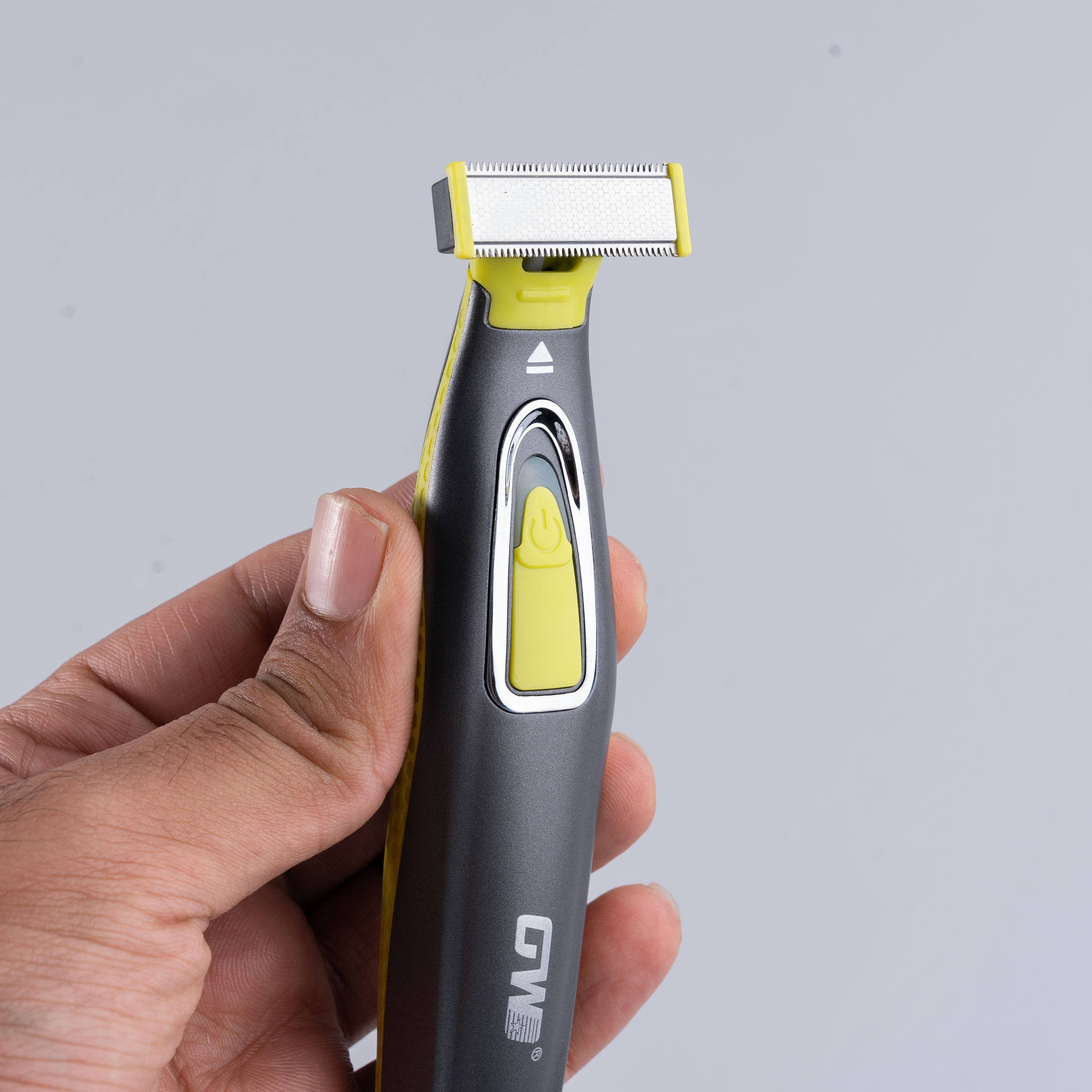 ماشین اصلاح موی صورت شارژی جی دبلیو مدل GW-9866، اصلاح به صورت صفر زن، طراحی ارگونومیک، منبع انرژی با باتری، تکنولوژی اصلاح به صورت تریمر، اندازه اصلاح 0.1 میلی‌متر، مدت زمان شارژ 480 دقیقه، دارای بدنه ضد لغزش، به همراه برس تمیزکننده و کابل شارژ USB