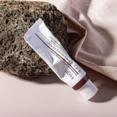 کرم سفت کننده و لیفتینگ راویل مدل رتینول جینسینگ حجم 50 میلی لیتر