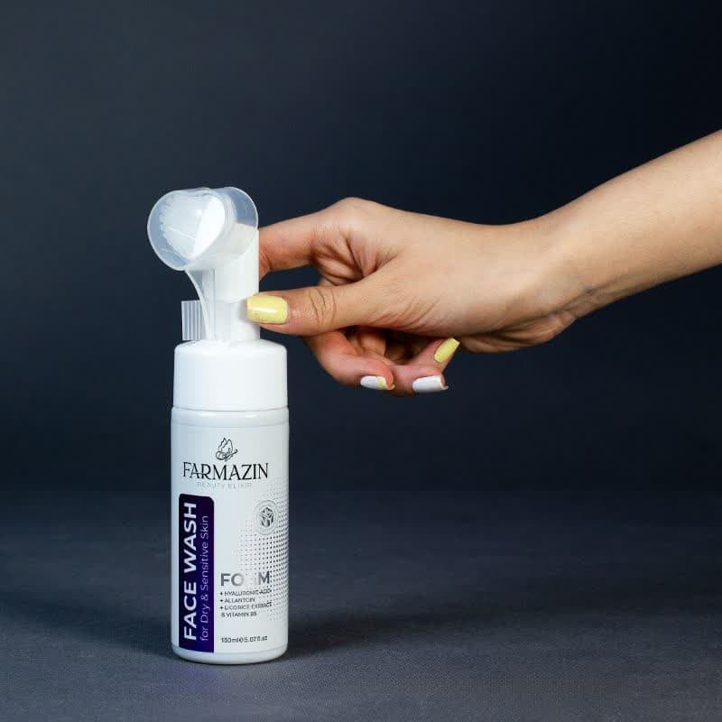 فوم شستشوی صورت فارمازین مدل شیرین بیان مناسب برای پوست خشک و حساس حجم 150 میلی لیتر مجموعه دو عددی