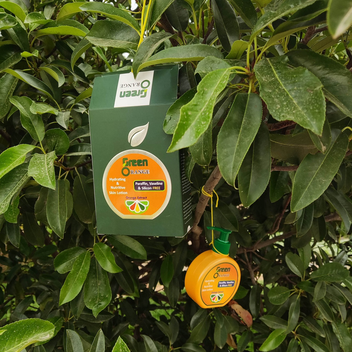 لوسیون آبرسان و مغذی دست، صورت و بدن گرین اورنج مدل پرتقال مناسب برای انواع پوست حجم 215 میلی لیتر مجموعه 3 عددی