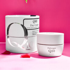 کرم ضد چروک روز فابریگاس مدل هیالورونیک اسید Q10 حجم 50 میلی لیتر