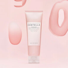 فوم شست‌وشوی صورت سانتلا مدل  فوم تمیز کننده عمیق سنتلا ماداگاسکار مناسب برای پوست حساس حجم 125 میلی‌لیتر