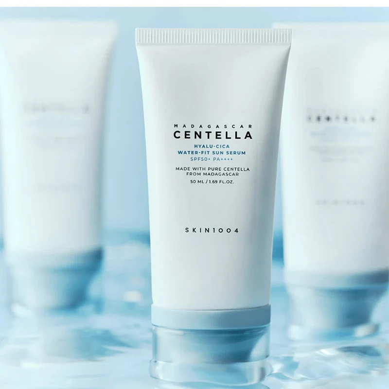 کرم ضد آفتاب بدون رنگ سانتلا SPF 50 مدل Water Fit Sun Serum ‌مناسب پوست‌های نرمال، حساس و خشک حجم 50 میلی‌لیتر