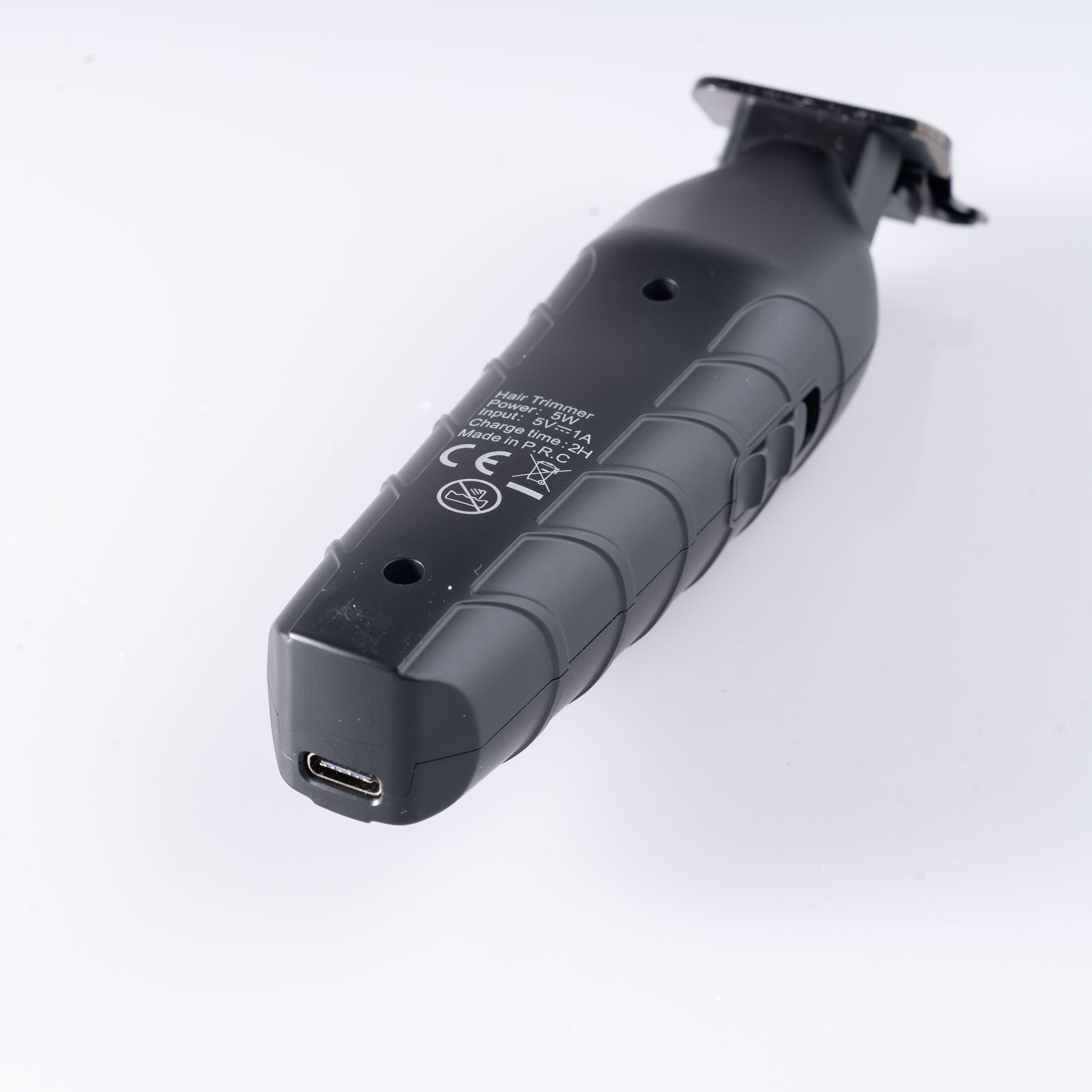 ماشین اصلاح موی سر و صورت جی دبلیو مدل G-9818، اصلاح به صورت صفر زن، خط زن، باقابلیت تنظیم سرعت و طراحی ارگونومیک، تکنولوژی اصلاح به صورت تریم، مدت زمان شارژ 120 دقیقه و مدت زمان استفاده پس از شارژ 100 دقیقه، دارای چراغ نشانگر عملکرد و شارژ و دو حالت سرعت