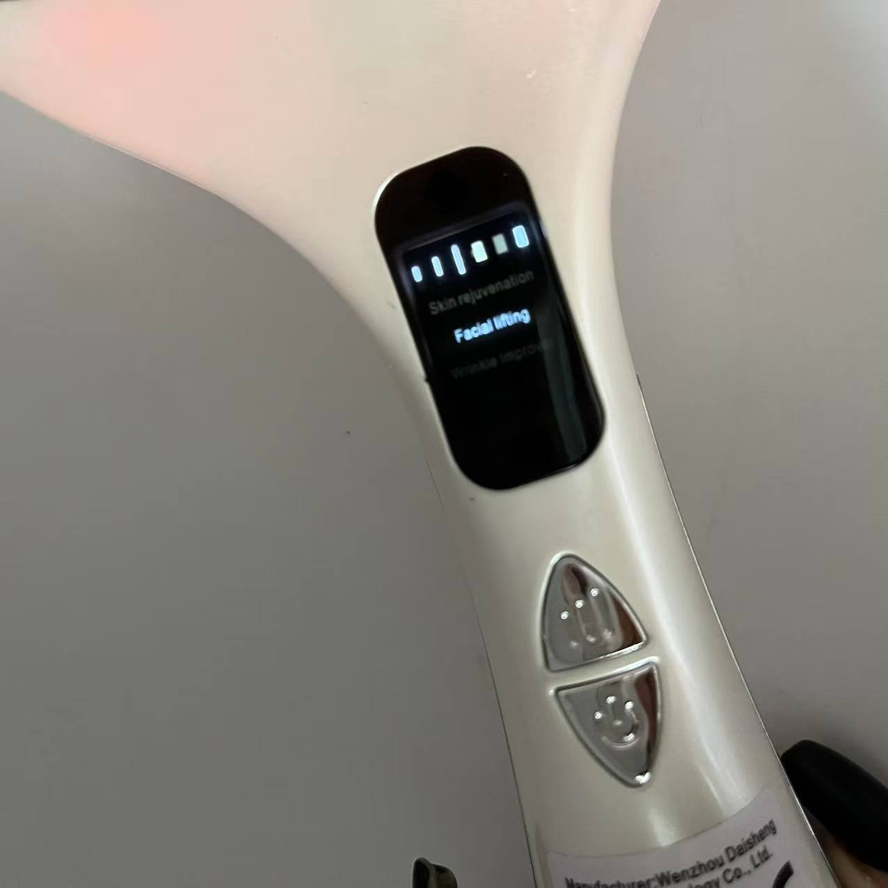 دستگاه لیفیتینگ صورت و گردن مدل M5