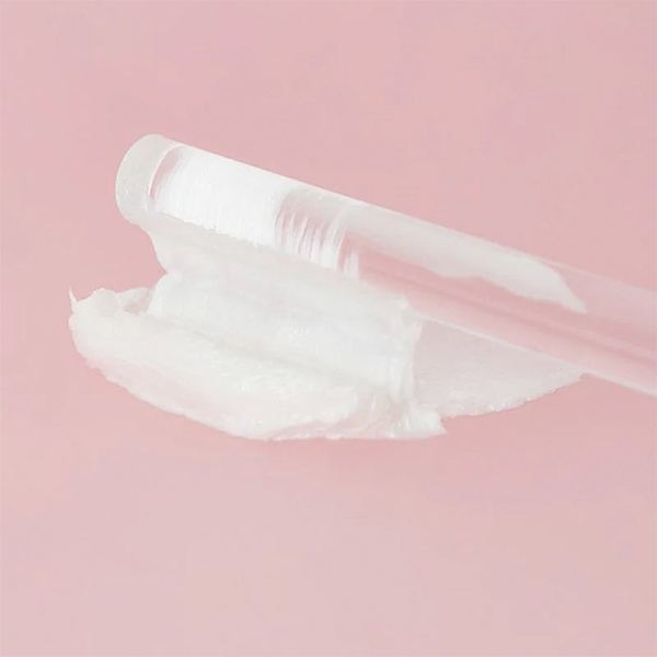 فوم شست‌وشوی صورت سانتلا مدل  فوم تمیز کننده عمیق سنتلا ماداگاسکار مناسب برای پوست حساس حجم 125 میلی‌لیتر