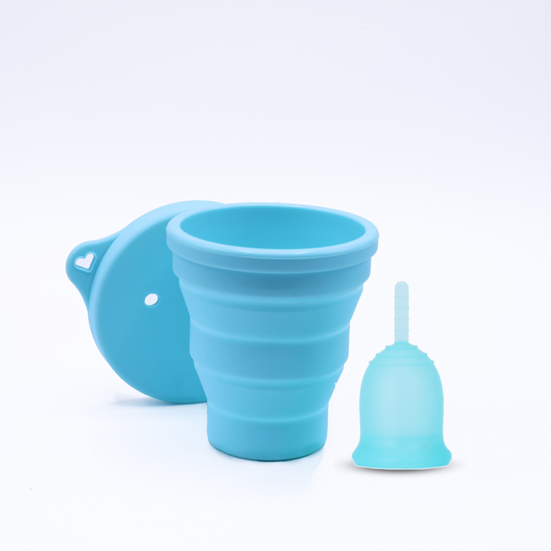 کاپ قاعدگی لیوا فارما سایز کوچک به همراه لیوان کاپ قاعدگی لیوا فارما مدل Mate02