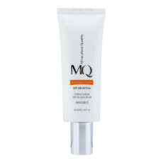 کرم ضدآفتاب بی‌رنگ ام کیو SPF50 مدل INVISIBLE، مناسب پوست‌های چرب، حجم 55 میلی‌لیتر